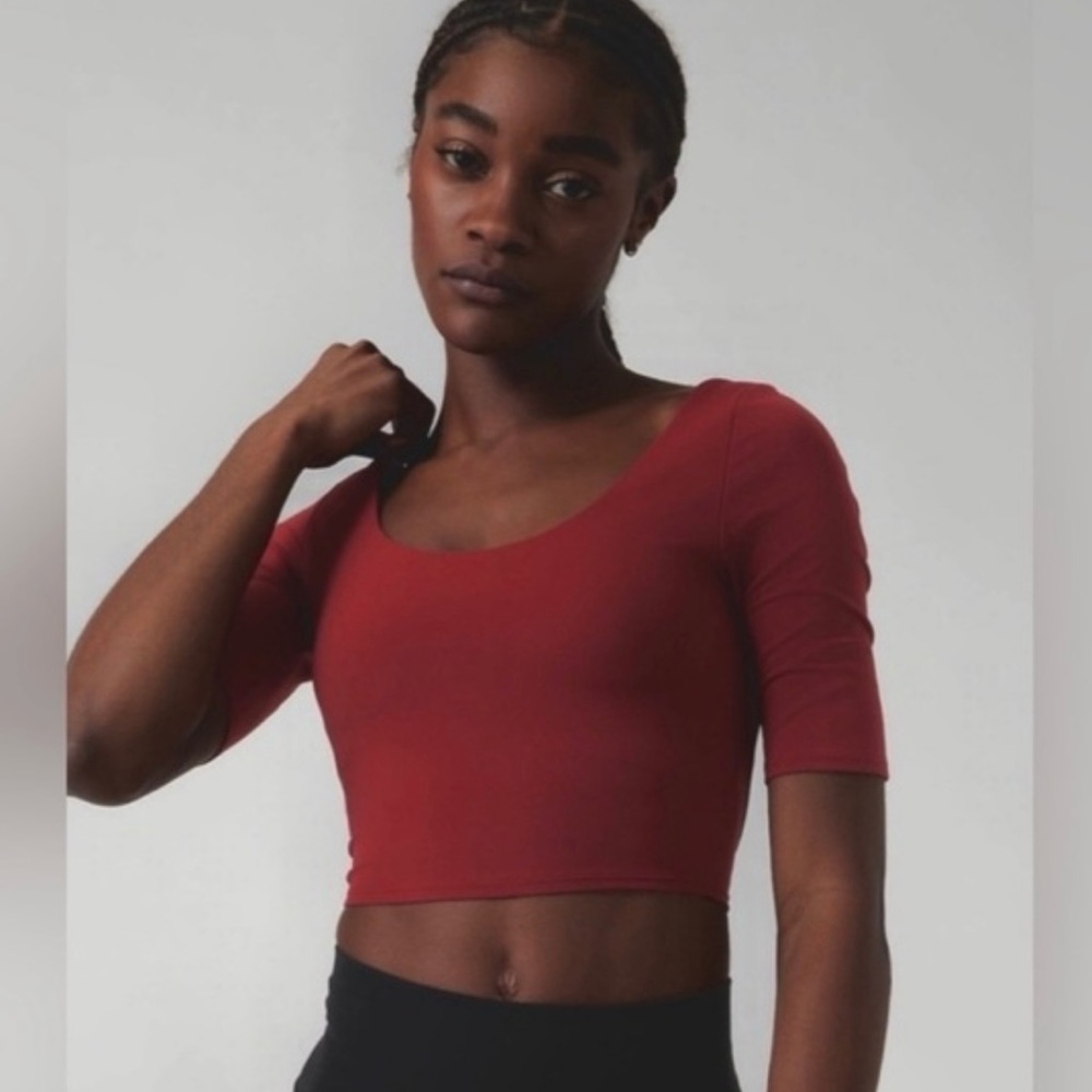 Athleta GUC Red Fitted Crop Top 3/4 Sleeve